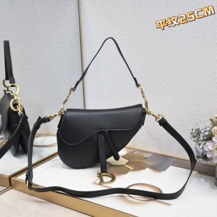 Dior saddle leather with Spaghetti straps black size: 25.5 *20 * 6.5cm