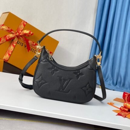 Louis Vuitton / LV m46002 monogram emeinte shoulderbag size: 22×14×9cm